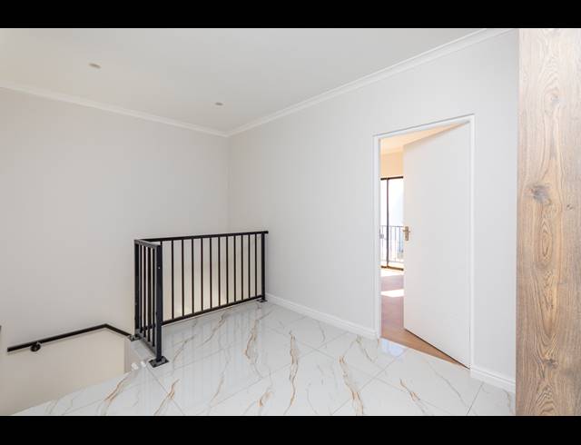 3 BEDROOM TOWNHOUSE FOR SALE IN SANDOWN